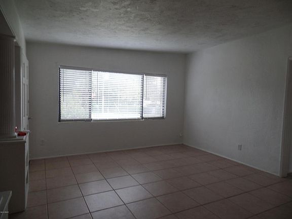 3rd image of 567 Van Ness St