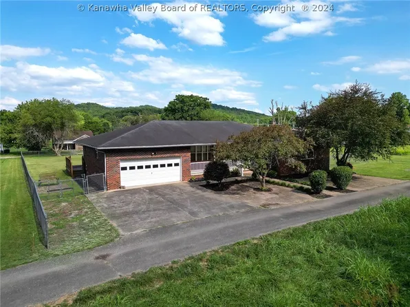 87 Meadow Ln, Salt Rock, WV 25559
