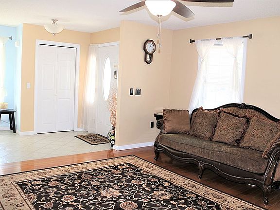 5th image of 17 Village Ln #17