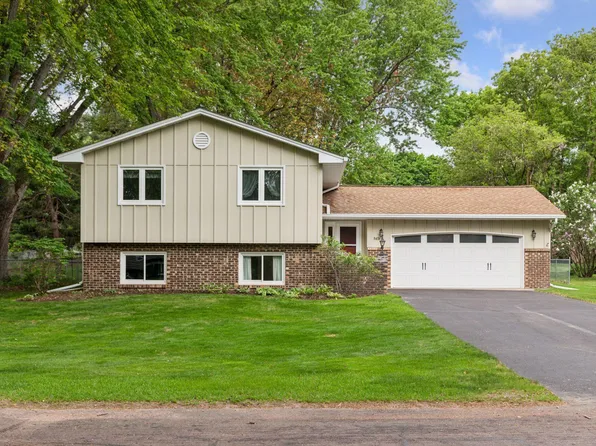 5431 Township Dr, White Bear Township, MN 55110