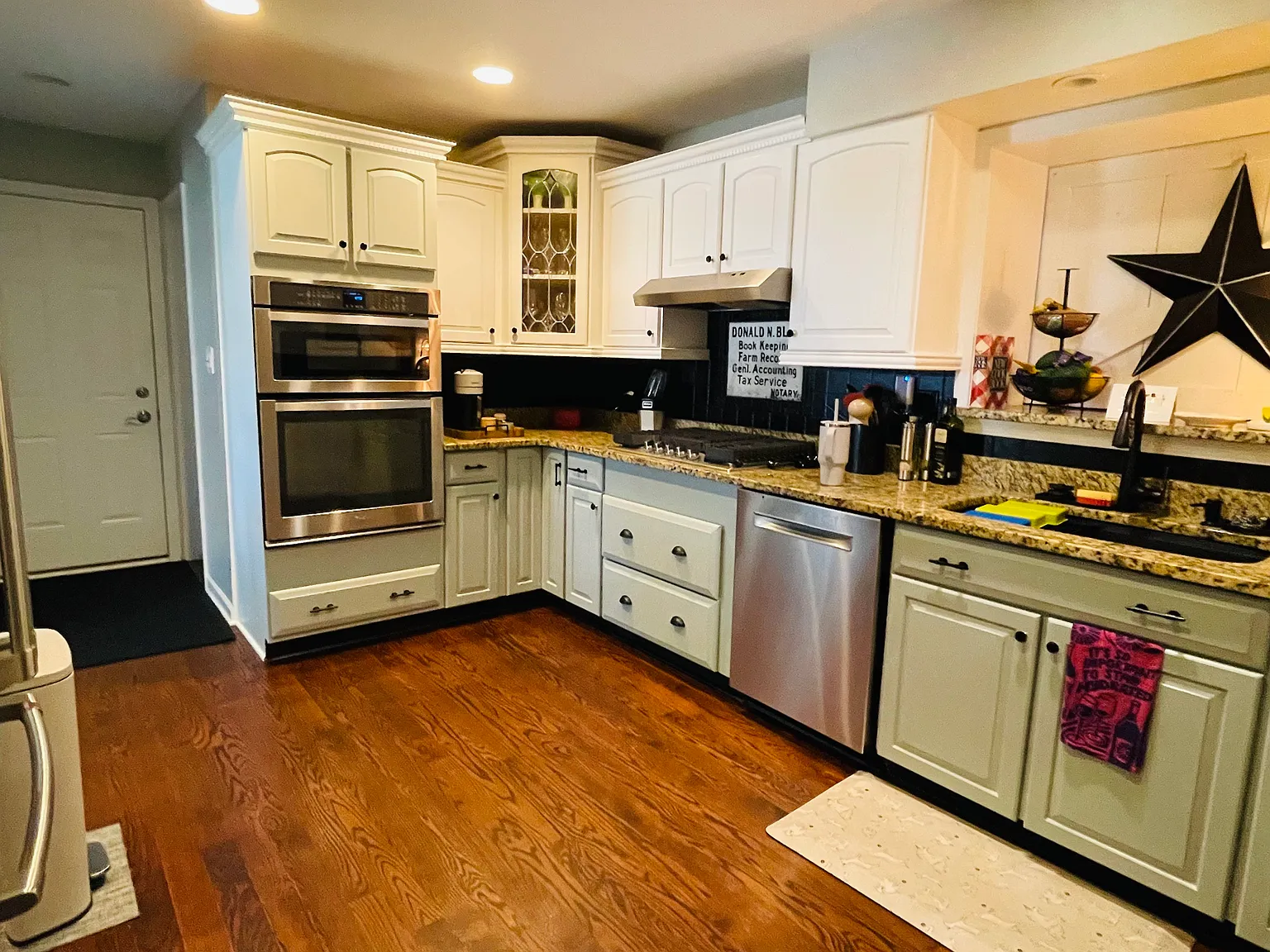 4 bed, 2.5 bath, 1751 sqft, $3,200 — Photo 3