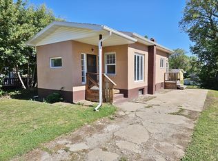 306 2nd Ave NW, Rugby, ND 58368