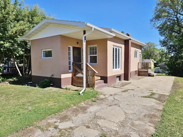 306 2nd Ave NW, Rugby, ND 58368