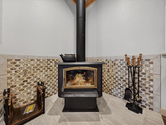 5th image of 718 Timber Ridge Rd