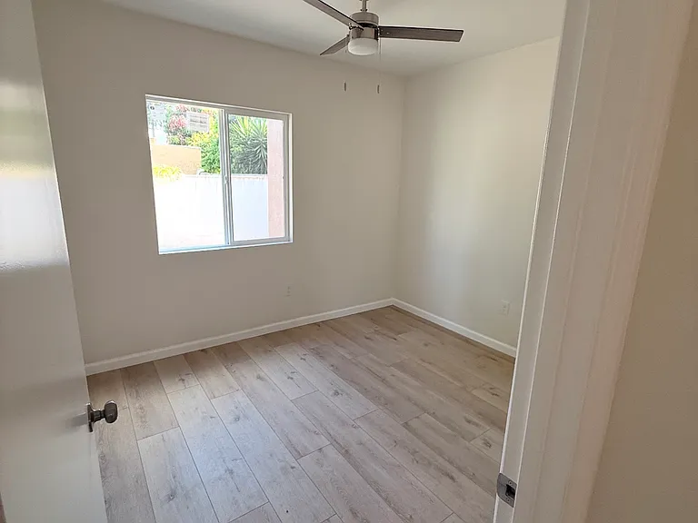 3637 Agnes Ave #B — Photo 6