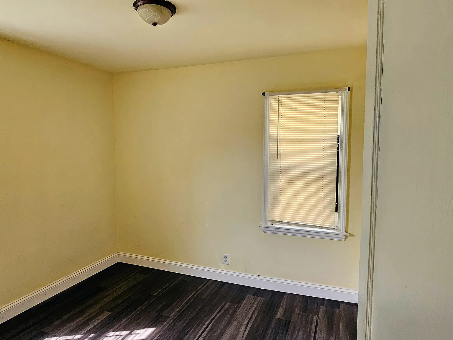 3 bed, 2325 sqft, $1,650 — Photo 4