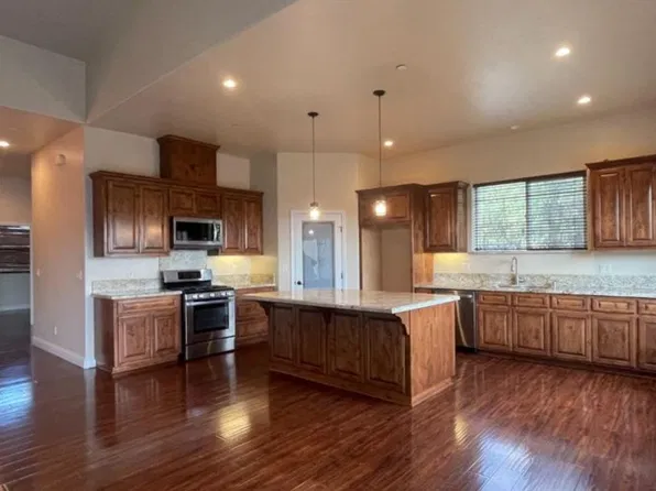 1360 Santa Ana Rd #100, Hollister, CA 95023