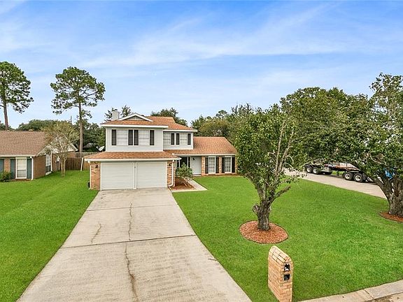 2nd image of 105 Cedarwood Dr
