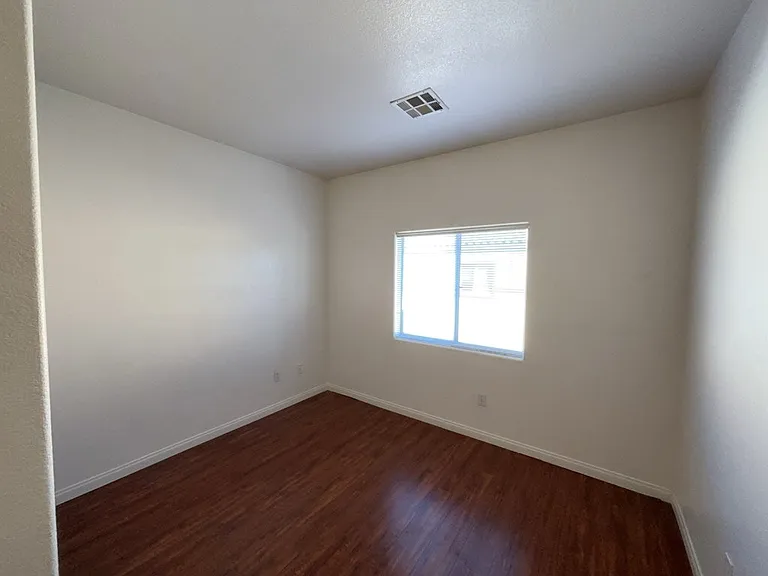 4915 E Russell Rd #180-6 — Photo 2