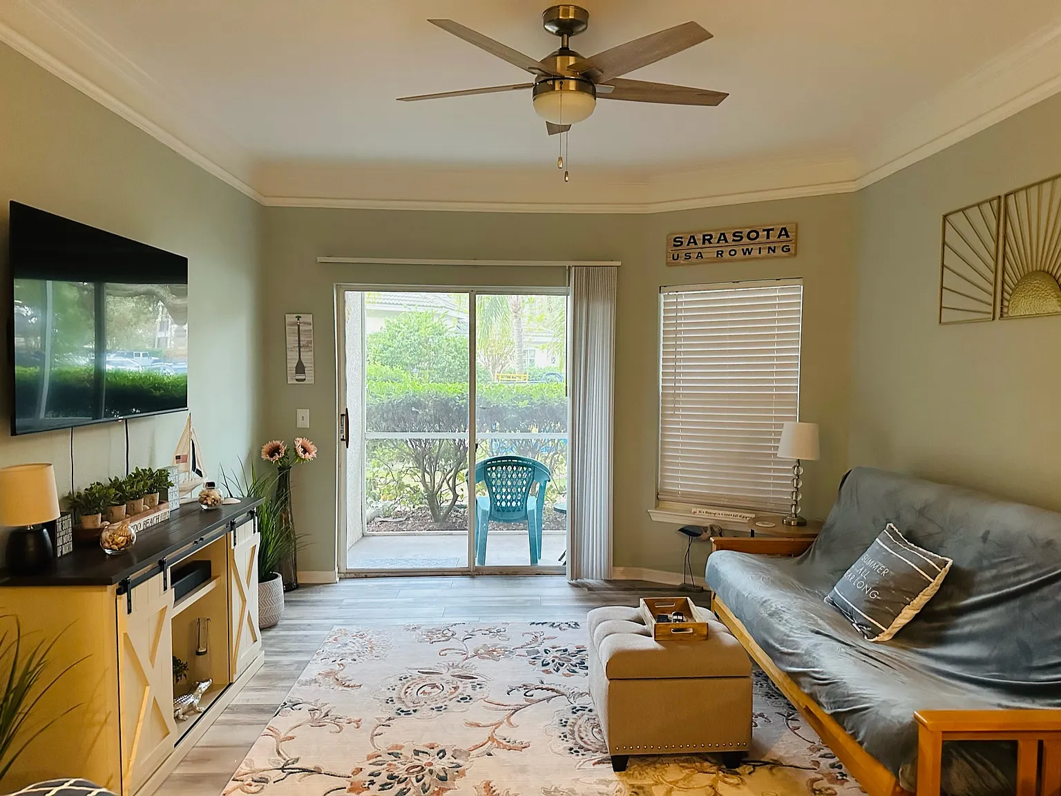 2 bed, 1.5 bath, 1116 sqft, $2,000 — Photo 2