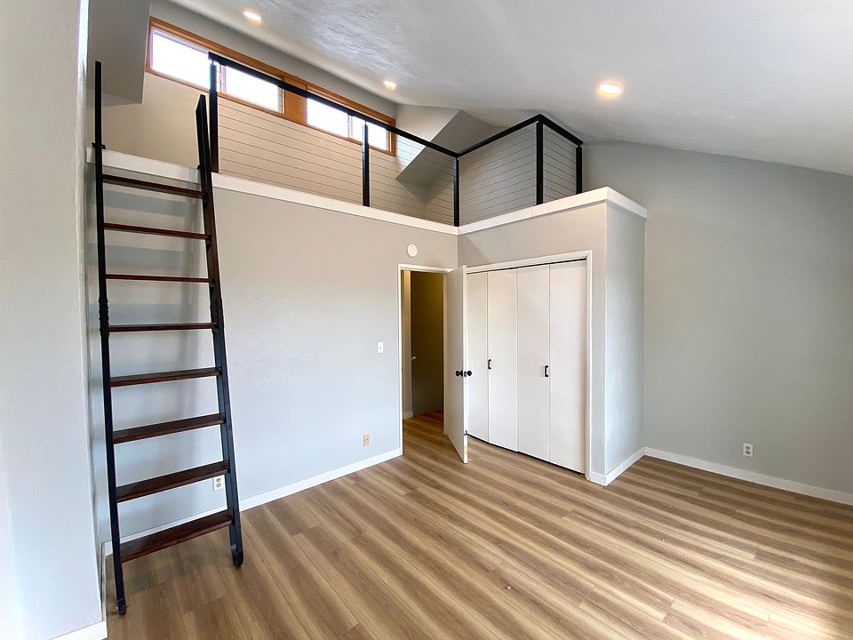 Large bedroom with loft.