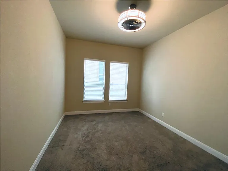 821 Richardson Ln — Photo 24