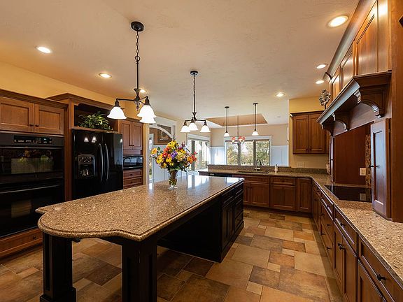 2nd image of 826 Layton Dr