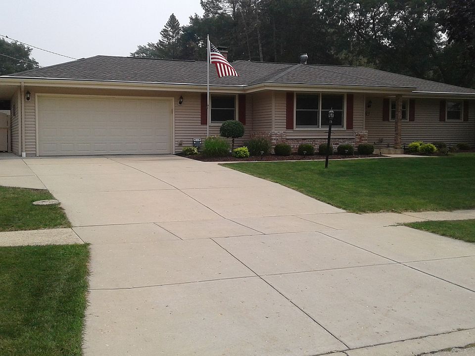 Located near 3 schools!