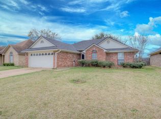 5800 Pampus Ln, Bossier City, LA 71112