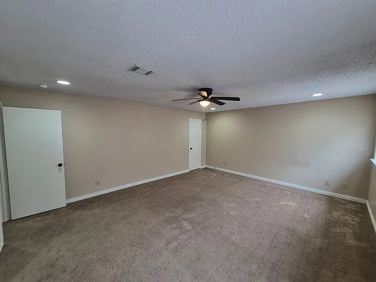 8007 Chestnut Bluff Dr — Photo 15