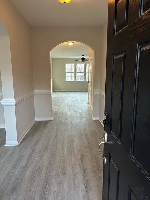 5 bed, 3242 sqft, $3,400 — Photo 2