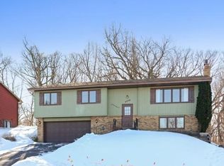 2378 Teakwood Dr E, Maplewood, MN 55119