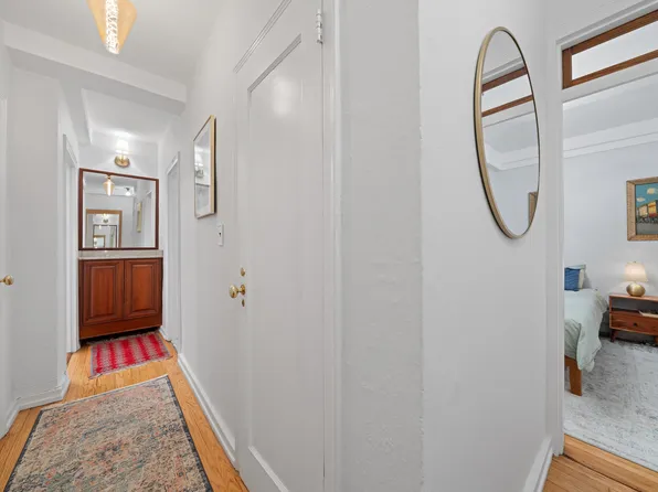 10 Mitchell Place image 10 of 18