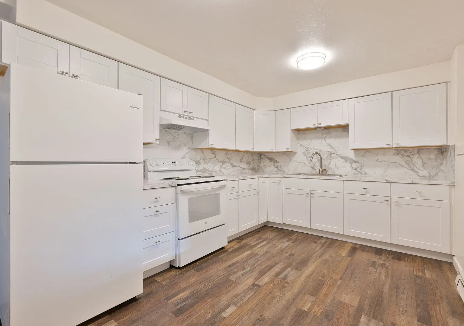 2 Bed 1 Bath Apartment in St Anthony — Photo 3