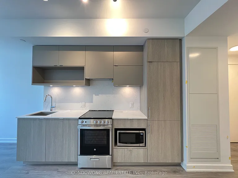 100 Queen St E #2701 — Photo 2
