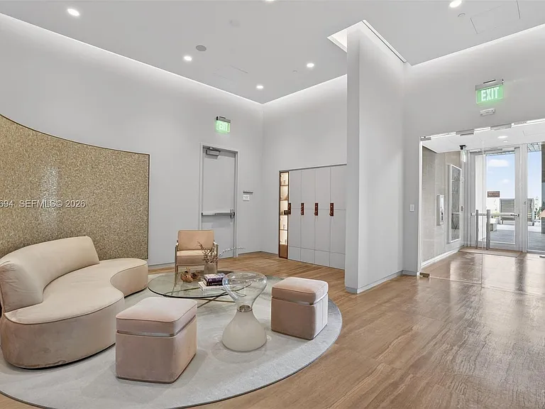 5775 Collins Ave #405 — Photo 27