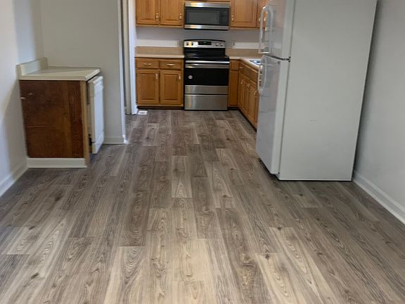 2nd image of 2150 N Maple Ave