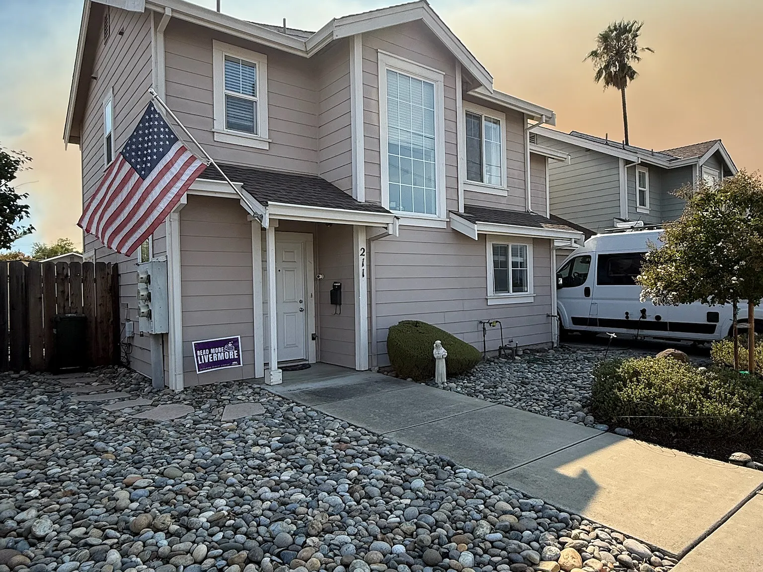 3 bed, 2.5 bath, 1344 sqft, $3,500 — Photo 2