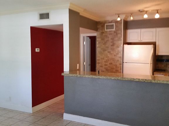5th image of 2124 NE 5th Ave APT 113
