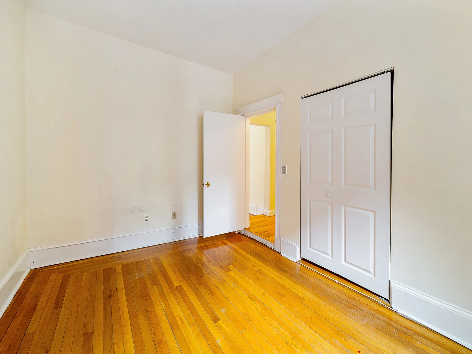 2 bed, 900 sqft, $4,125 — Photo 3