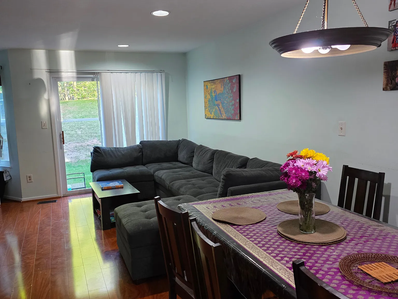 3 bed, 2.5 bath, 2206 sqft, $3,500 — Photo 4