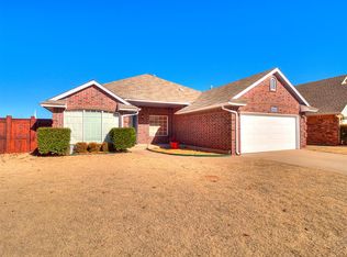 916 Old Mill Rd, Moore, OK 73160