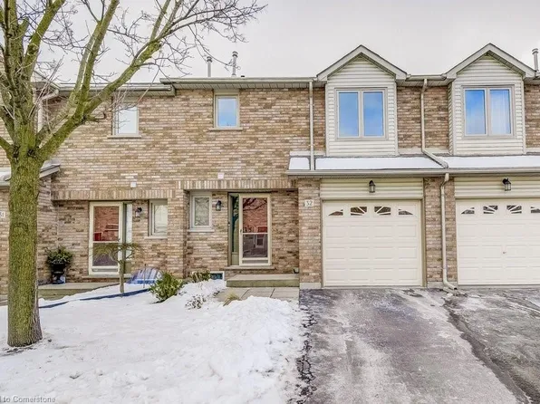 2774 King St E #32, Hamilton, ON L8G 1J4