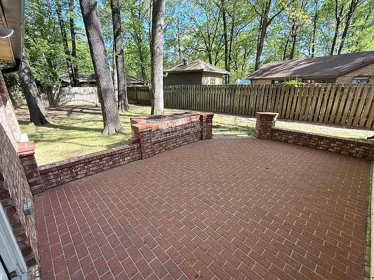 10 Woodbridge Dr — Photo 18