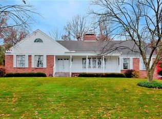 403 Pine Villa Dr, Gibsonia, PA