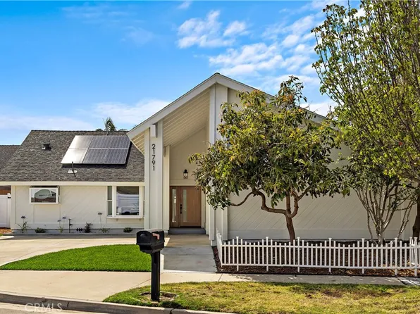 21791 Summerwind Ln, Huntington Beach, CA 92646