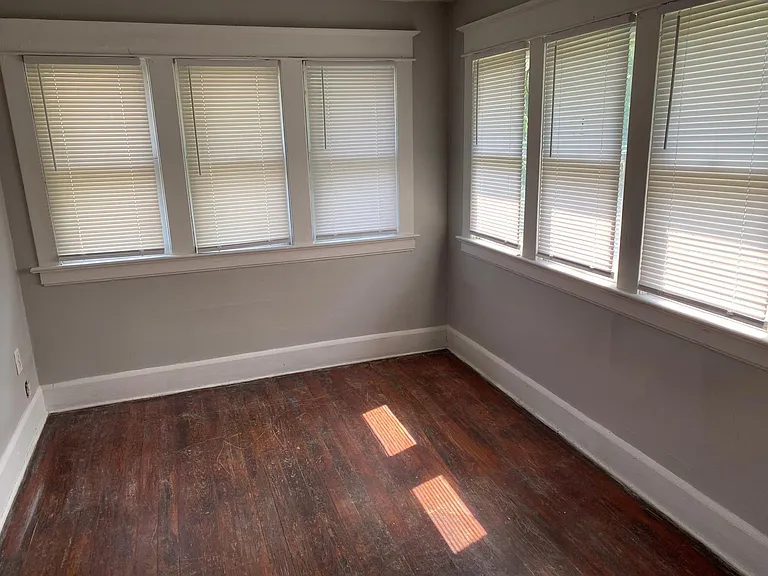 725 N Saint Louis Blvd — Photo 4