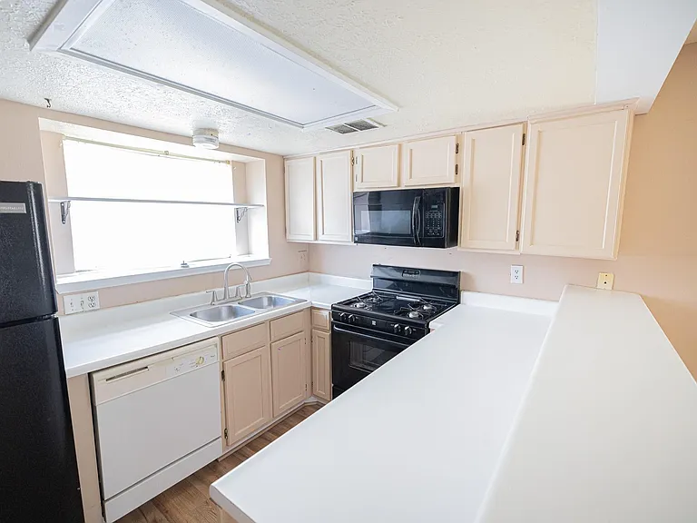 1907 Country Village Blvd #B — Photo 8
