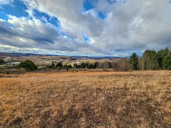Eisenhower Blvd, Johnstown, PA 15904