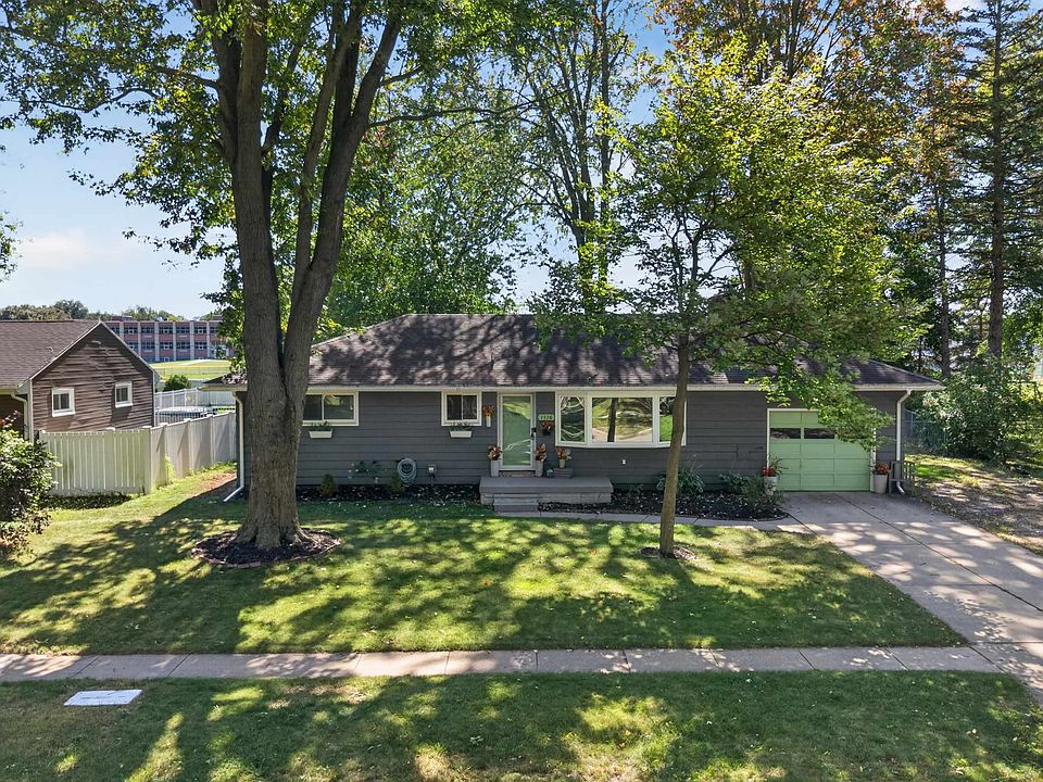 1st image of 1116 Airfield Ln