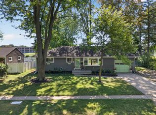 1116 Airfield Ln, Midland, MI 48642