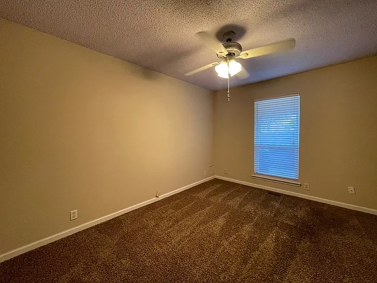 4707 Hemlock Ln — Photo 15