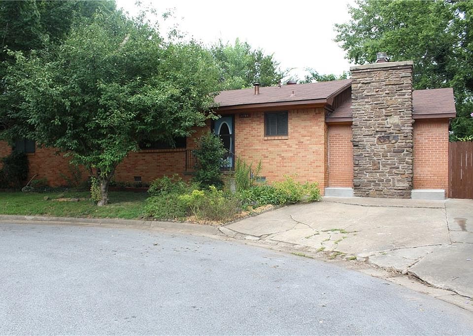 1st image of 1704 N Lynns Pl