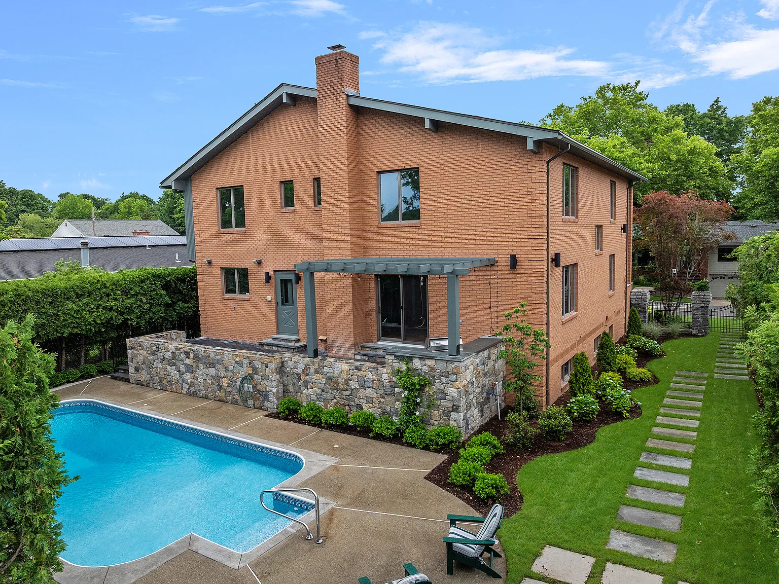 3 bed, 4.5 bath, 5078 sqft, $8,000 — Photo 3