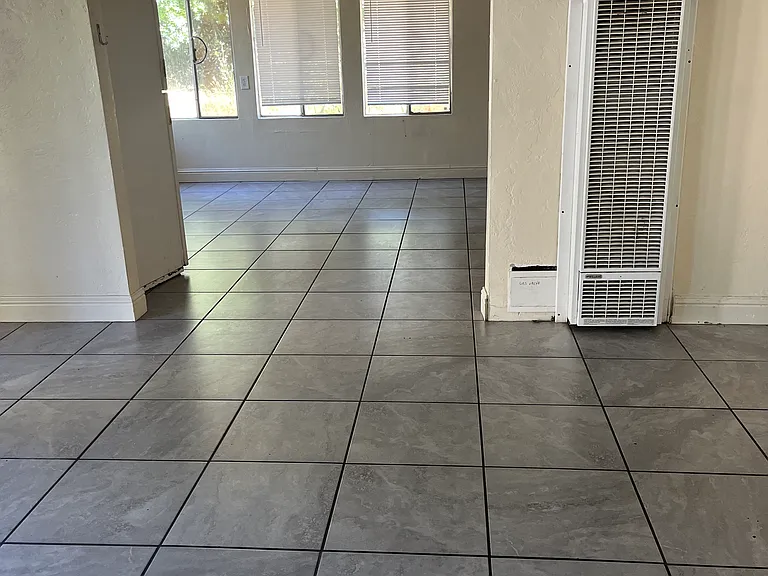 2933 Oleander Ave — Photo 7