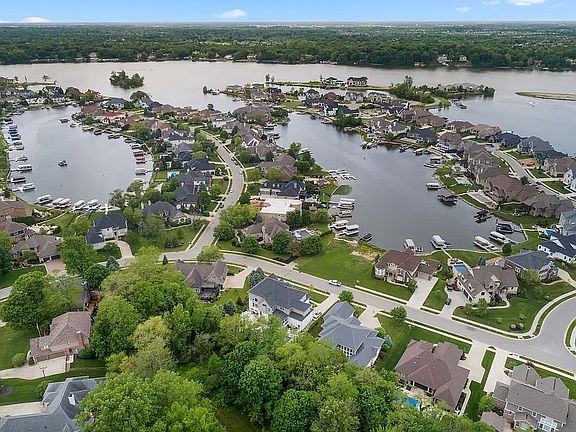 3rd image of 13635 Kingston Dr