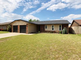 10301 Fairfax Ln, Yukon, OK 73099