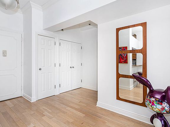 5th image of 474 48th Ave APT 5T
