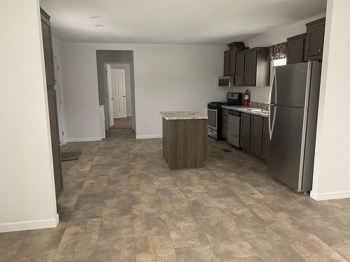 1st image of 168 Pin Oak Dr
