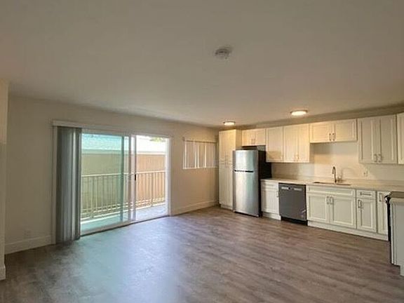 3rd image of 2221 Parker St #D